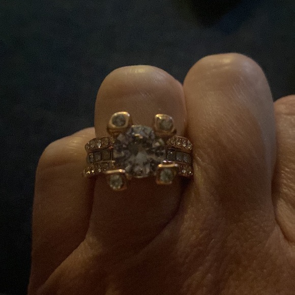 Gorgeous Rose Gold and Sterling CZ ring - Size 7.5 - Picture 4 of 8